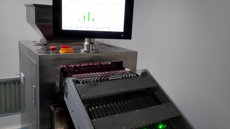 西泰克36通道膠囊檢重秤檢測膠囊裝量差異剔除不合格品